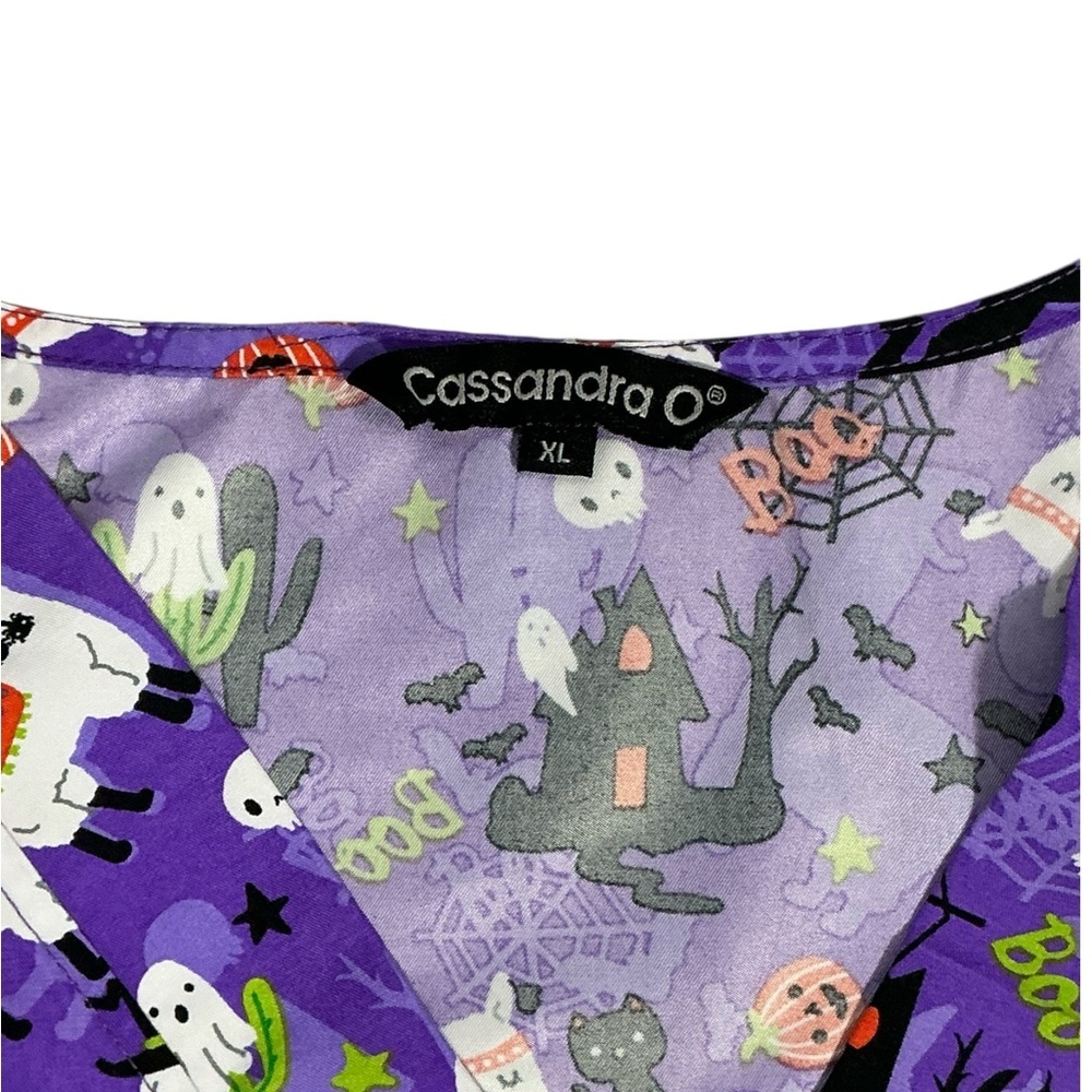 Cassandra O Scrub Top Llama’s Halloween Theme V Neck Short Sleeve Purple XL - Picture 3 of 16